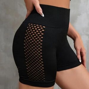 Hollow Out Yoga Shorts